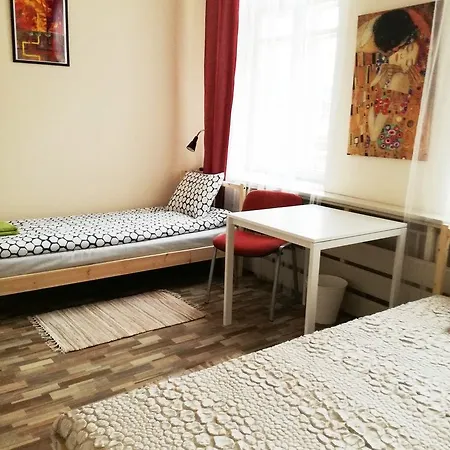 Auberge de jeunesse 25 *