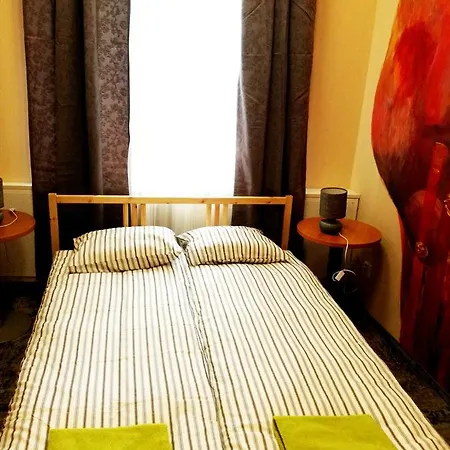 25 Hostel *