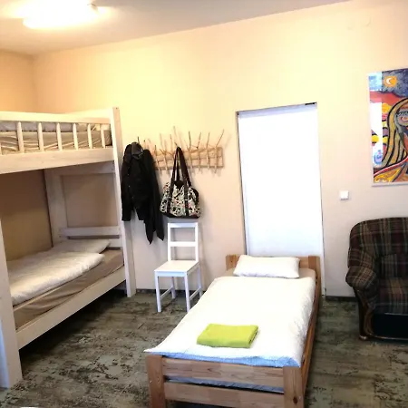 25 Auberge de jeunesse *