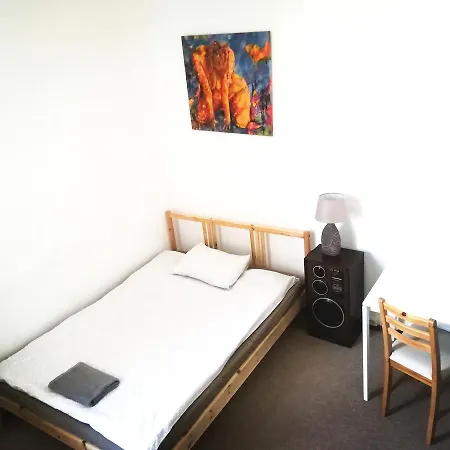 25 Hostal