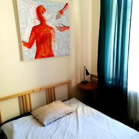 Auberge de jeunesse 25 *