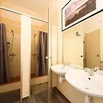 25 Vandrerhjem
